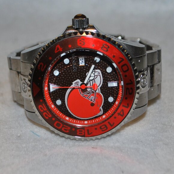 Invicta NFL Browns Pro Diver Watch - EUC